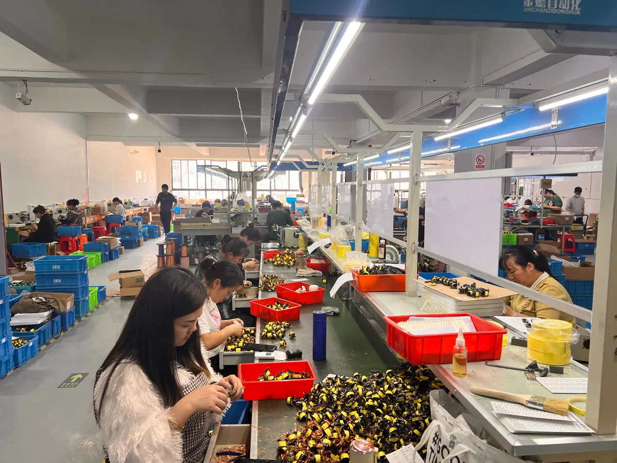 MZMW automated assembly line in operation